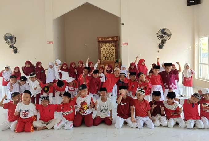 Riuh Semangat Merdeka di Jalan Poros Sinjai–Kajang, Murid SDU Buktikan Juara Bukan Segalanya