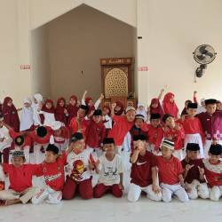Riuh Semangat Merdeka di Jalan Poros Sinjai–Kajang, Murid SDU Buktikan Juara Bukan Segalanya