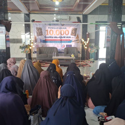 Dikukuhkan Serentak Bersama 10.000 Guru Al-Qur’an, 141 Muslimah Wahdah Sinjai Siap Menebar Kebaikan