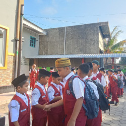 Hari Pertama MPLS SDIT Wahdah Islamiyah Sinjai, Murid Baru Disambut Hangat oleh Kakak Kelas