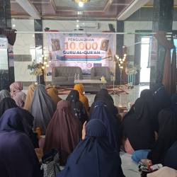 Dikukuhkan Serentak Bersama 10.000 Guru Al-Qur’an, 141 Muslimah Wahdah Sinjai Siap Menebar Kebaikan