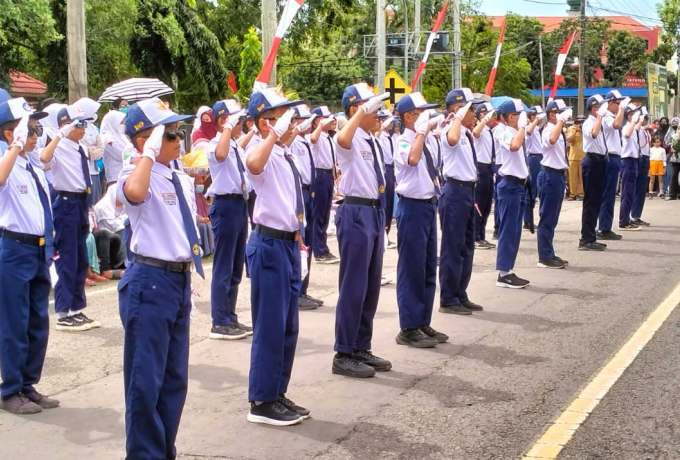 Semarak Gerak Jalan Indah di Sinjai, Santri Wahdah Islamiyah Turut Berpartisipasi