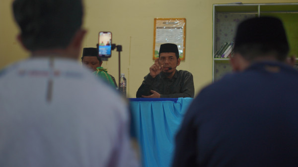 Pembinaan Pegawai YPAIS Sinjai, Ustaz Muhammad Yusran Tekankan Niat, Adab dan Sinergi
